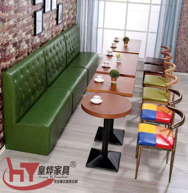 快餐店桌子椅子