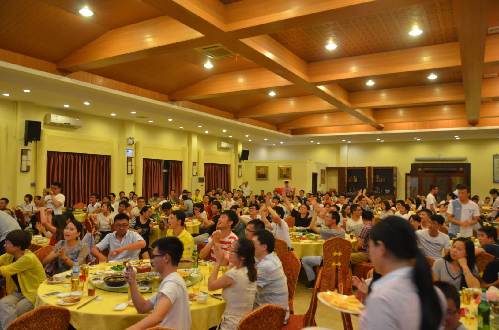 餐饮家具厂