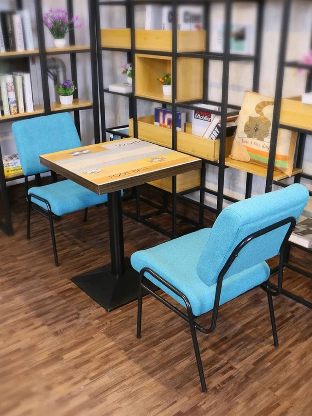 餐厅桌椅