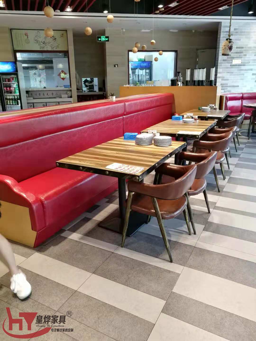 餐厅桌椅