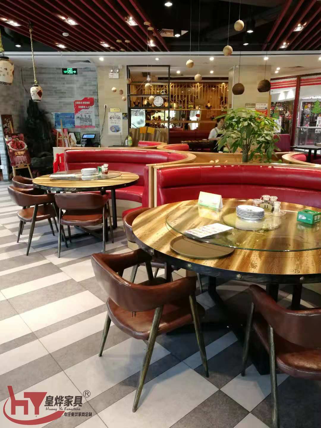 餐厅桌椅