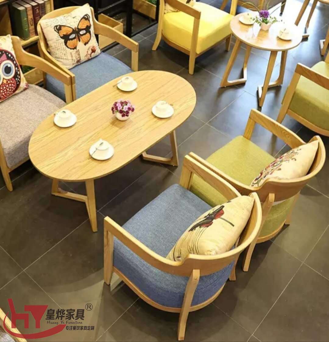 餐饮桌椅