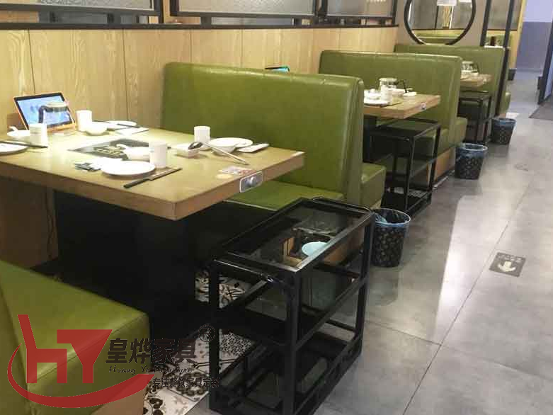 新款主题餐厅中式实木火锅桌椅组合,煤气灶电池炉火锅桌椅组合