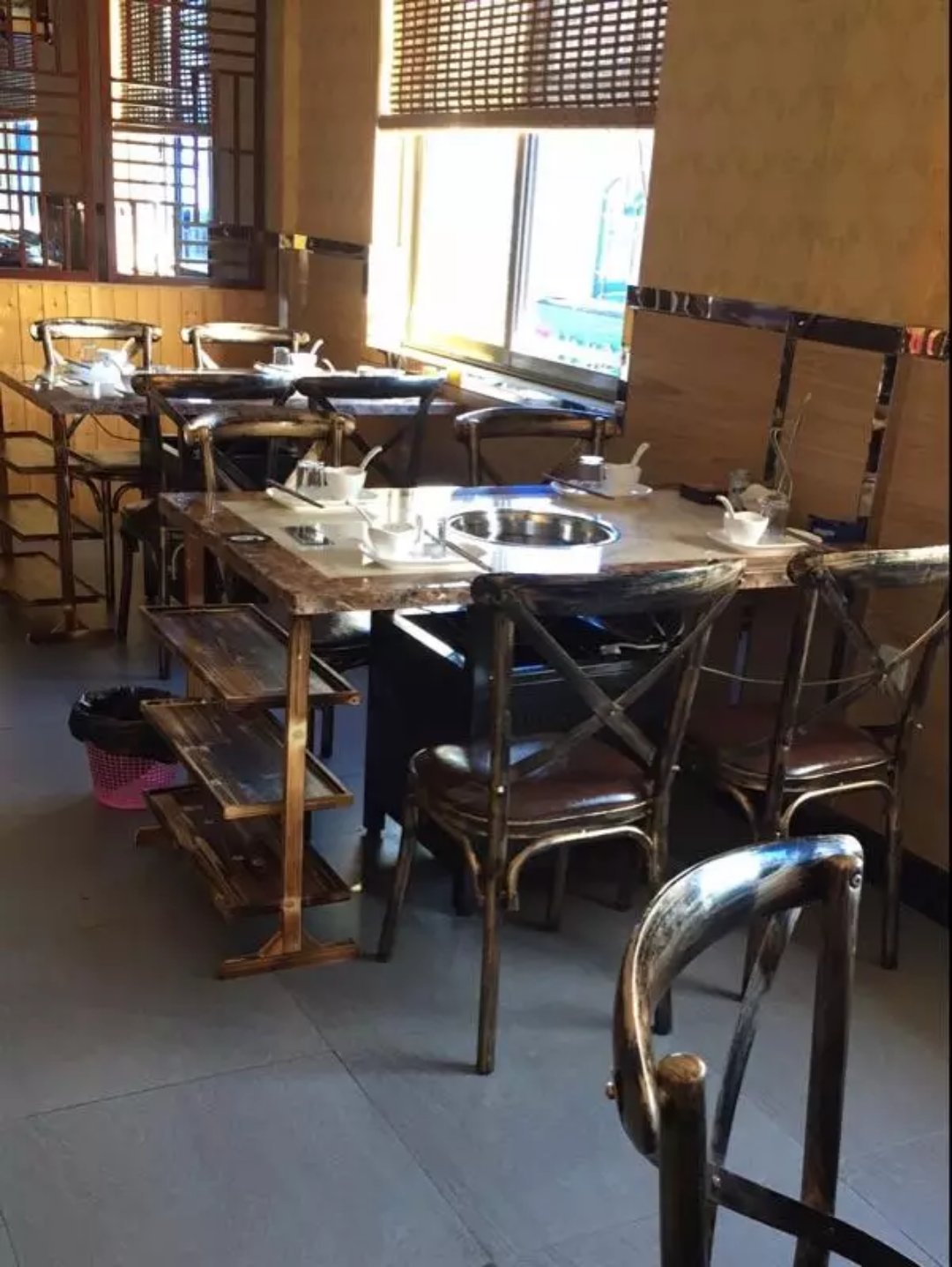 餐厅桌椅