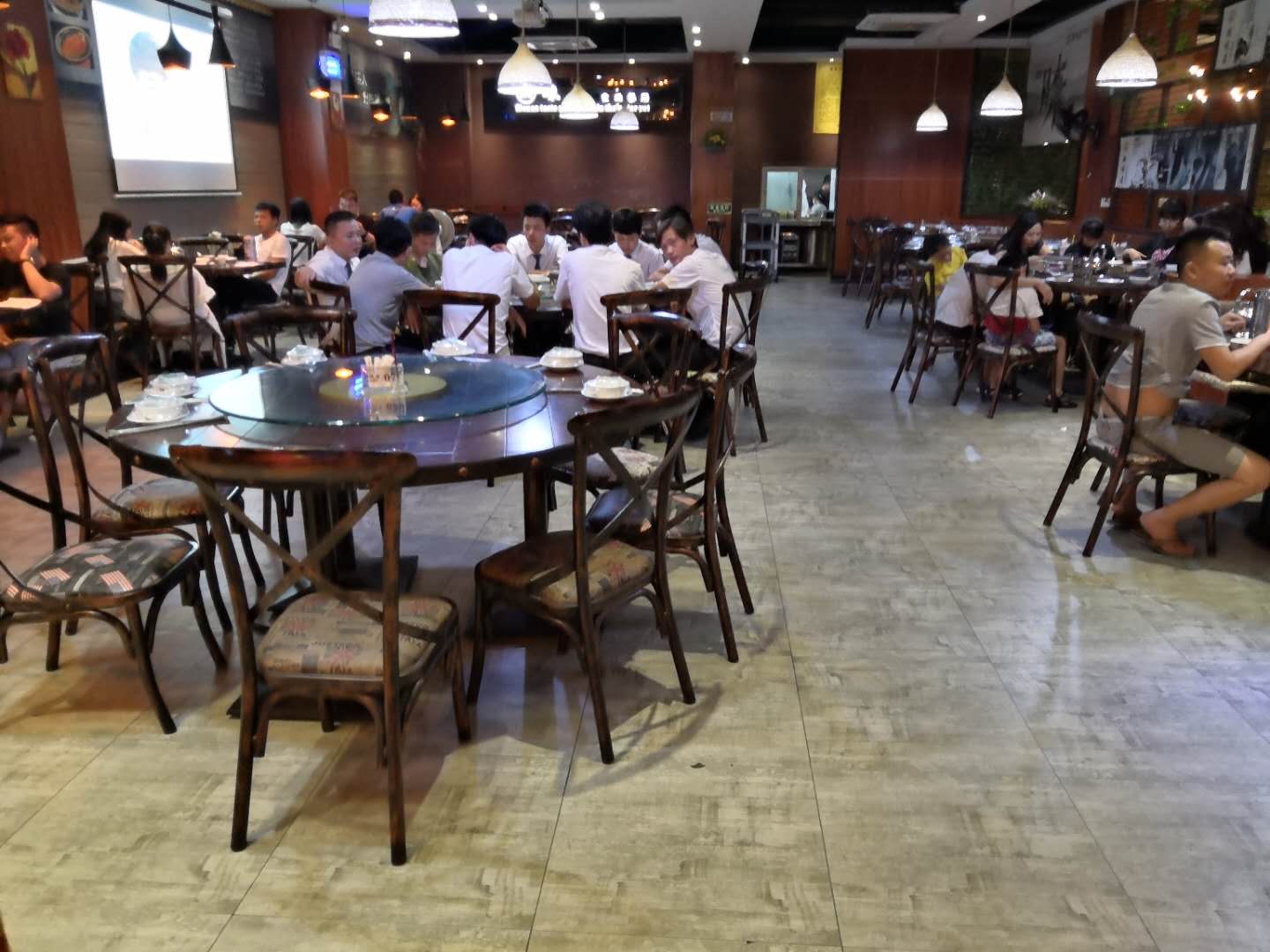 主题餐厅桌椅