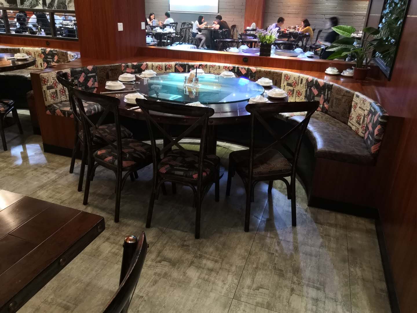主题餐厅桌椅