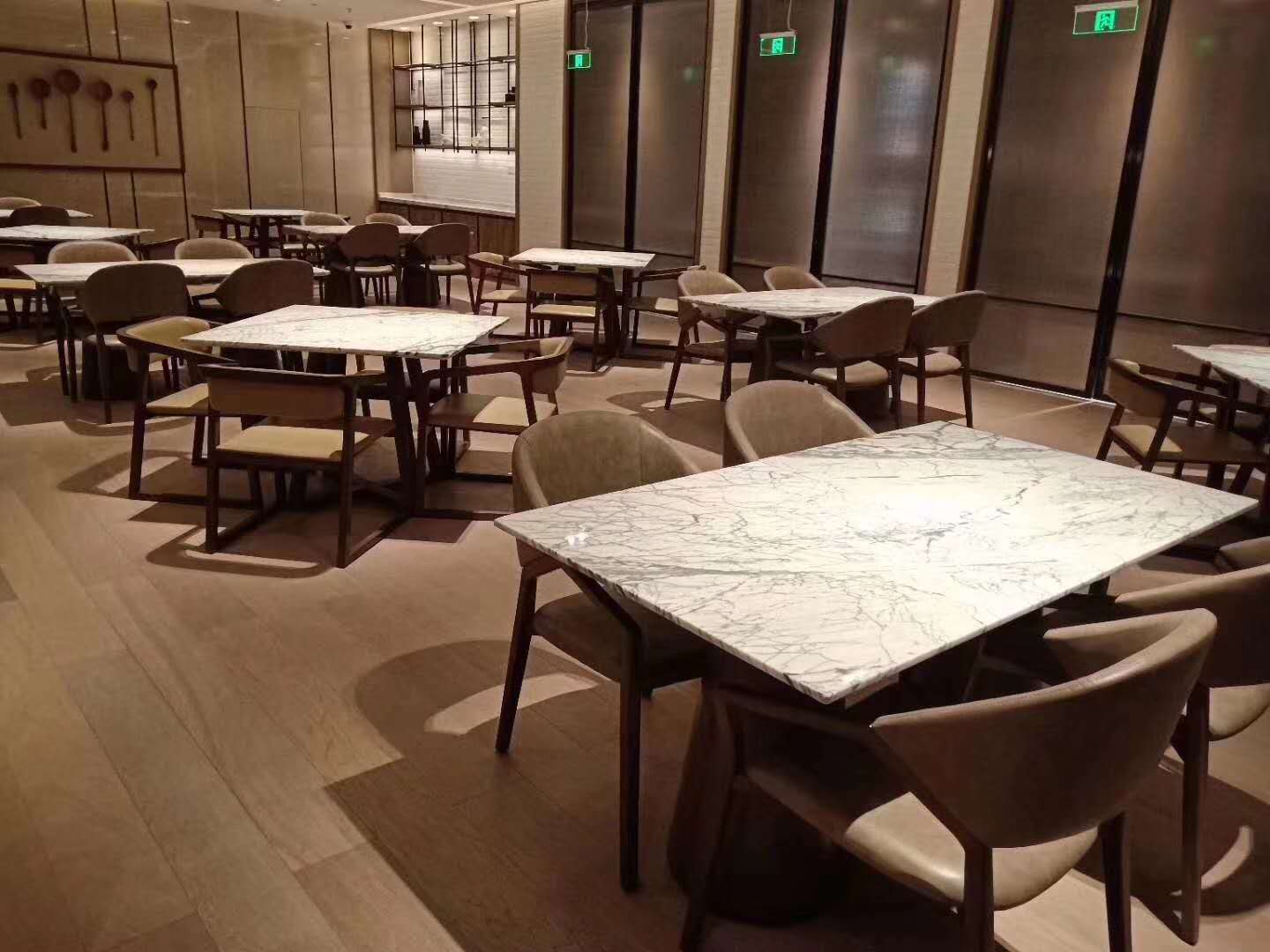 酒店桌椅