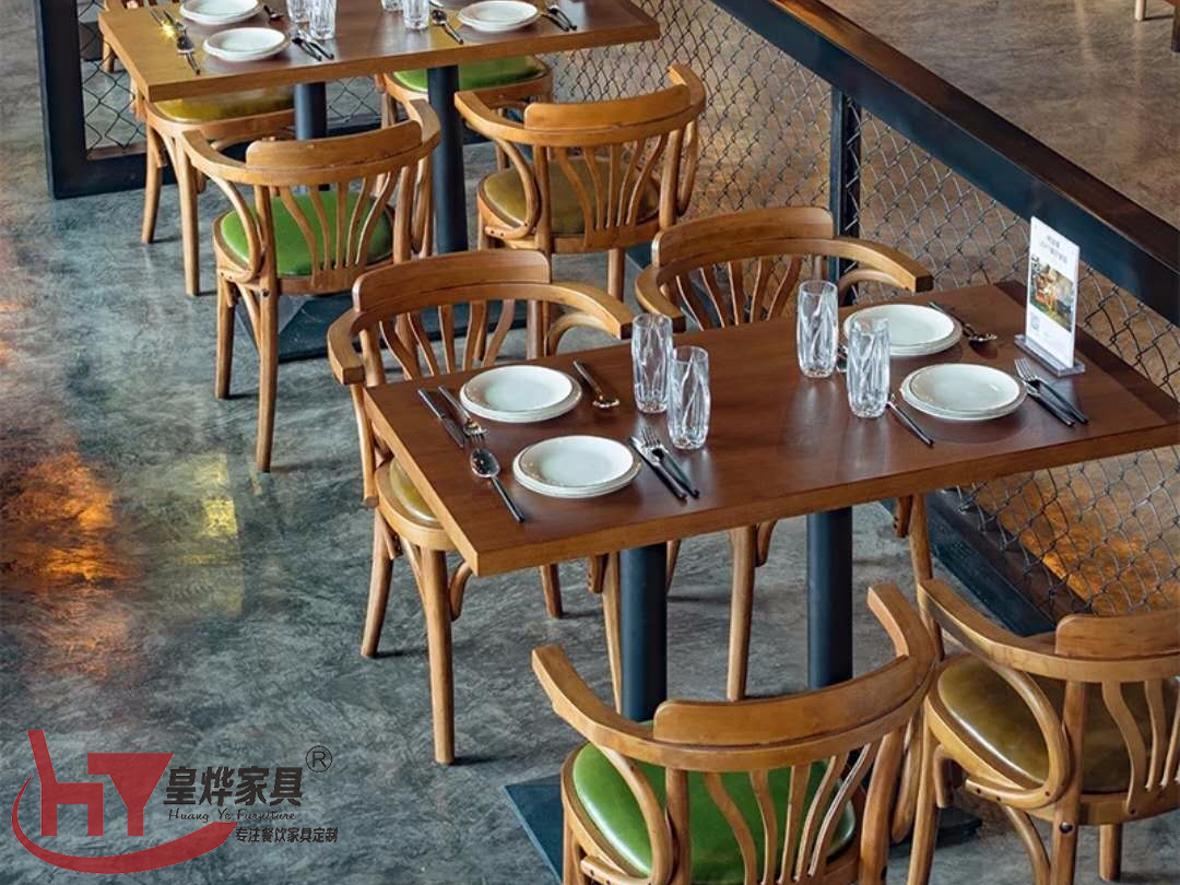 复古茶餐厅实木桌椅