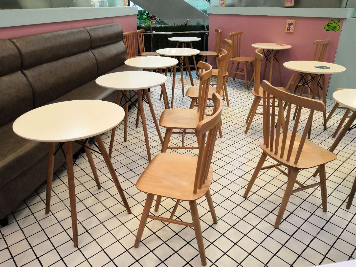 餐厅桌椅